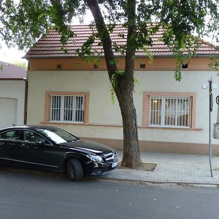 Eper Apartman Debrecen Exterior foto