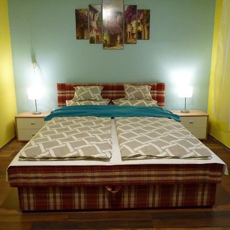 Eper Apartman Debrecen Exterior foto